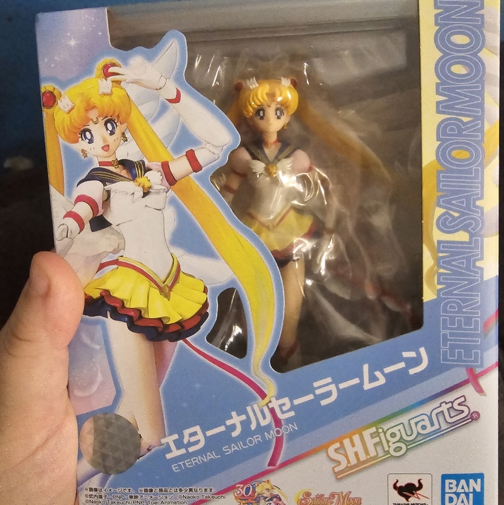Sailor moon figure